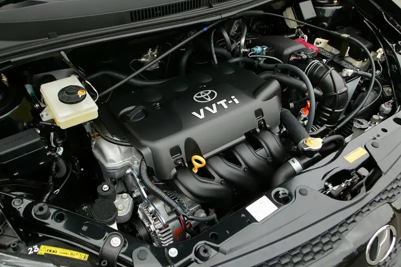 Toyota 1NZ-FE VVT-i engine in an engine bay